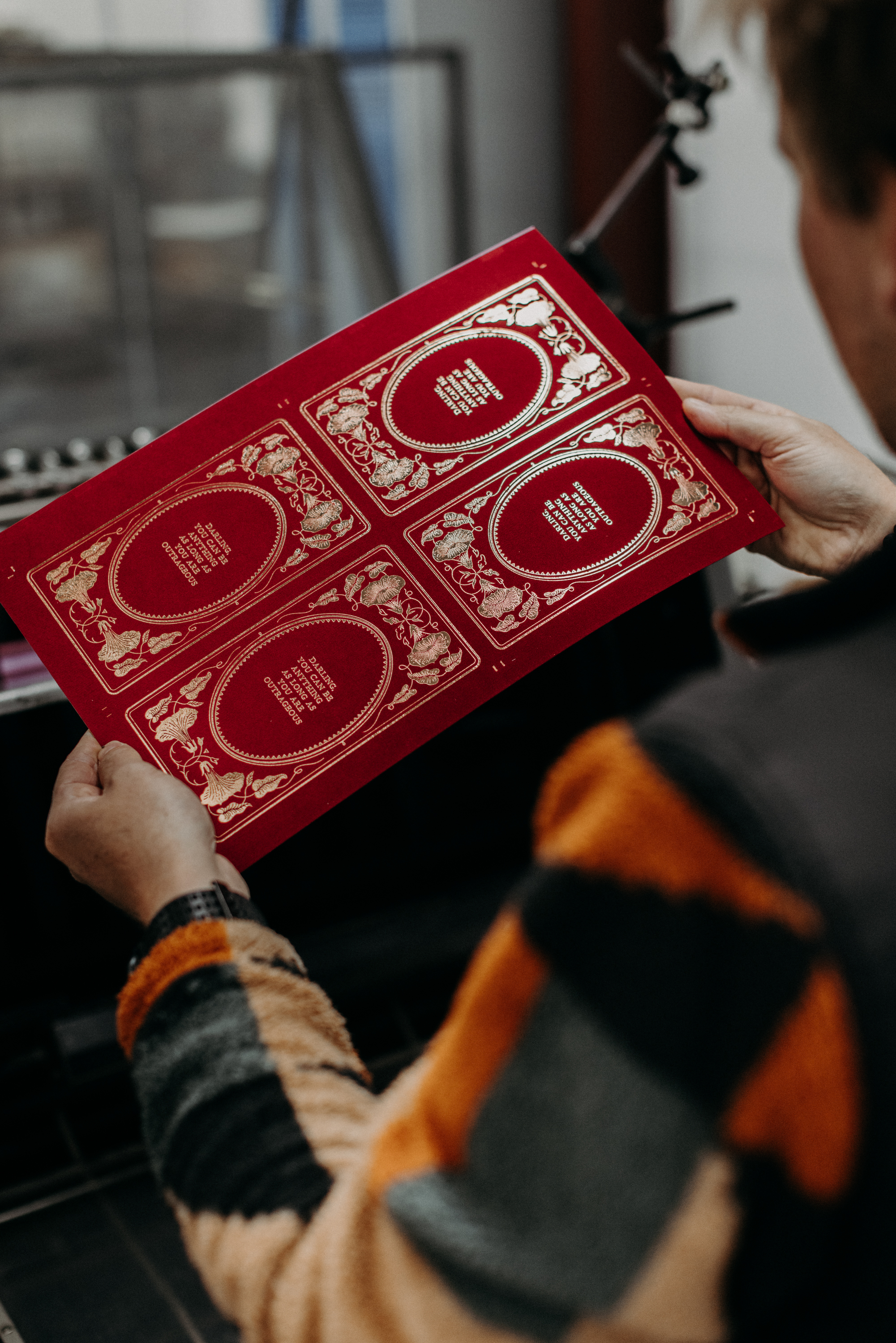 marquage à chaud, impression haut de gamme, luxe, embellissement , dorure, petite et moyenne série. Packaging pas cher, haute valeur ajoutée, made in france, artisanat, foilco, kurz, procop, antalis, Colorplan, Fedrigoni, GF Smith, foil, embossing, letterpress, Pantone, sur-mesure