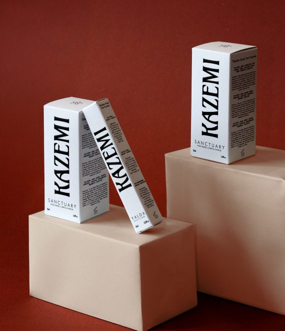 Packaging boite de cosmétique différents formats, impression numérique avec un gaufrage et une découpe à la forme. marquage à chaud, impression haut de gamme, luxe, embellissement , dorure, petite et moyenne série. Packaging pas cher, haute valeur ajoutée, made in france, artisanat, foilco, kurz, procop, antalis, Colorplan, Fedrigoni, GF Smith, foil, embossing, letterpress, Pantone.